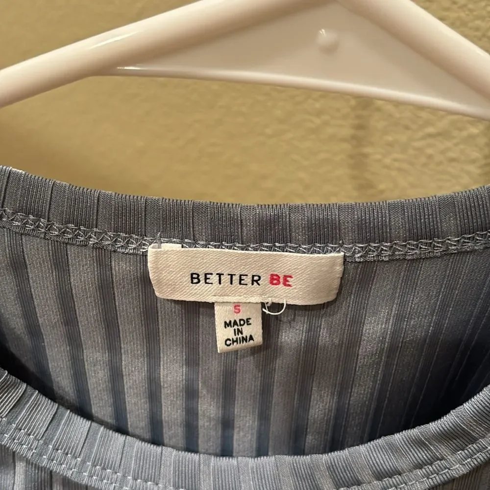 Better Be woman's silky baby blue striped shirt with a cut out in the back - Picture 5 of 12